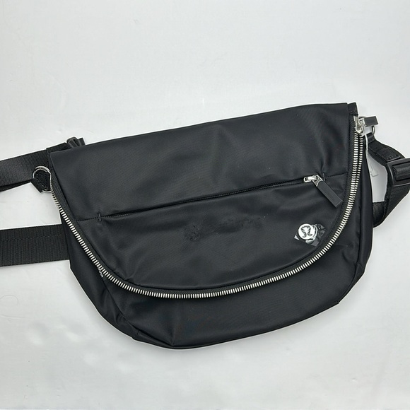 NWOT Lululemon All night Bag Black - Picture 12 of 17